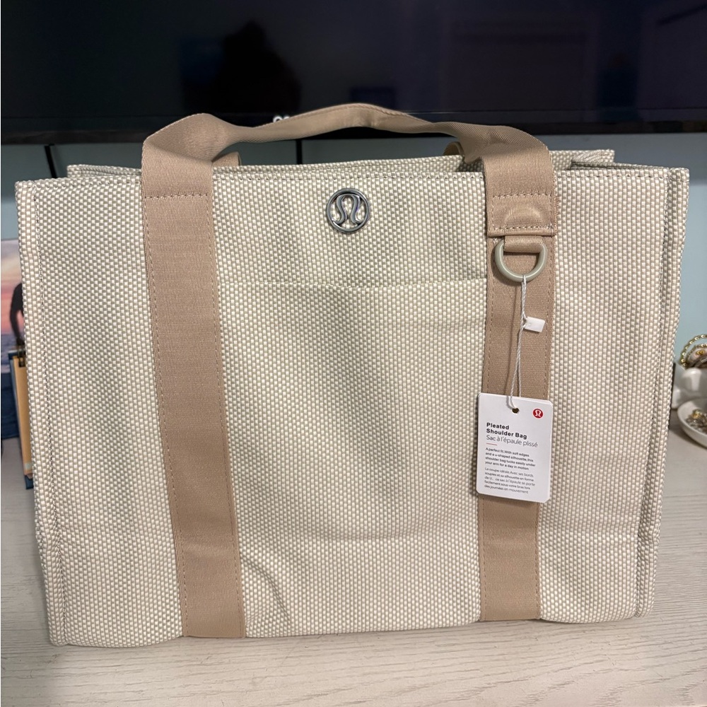 Lululemon 10L Tote Bag